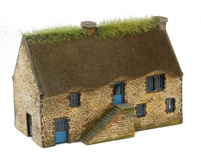 Casa rural bretona de piedra vista a escala HO